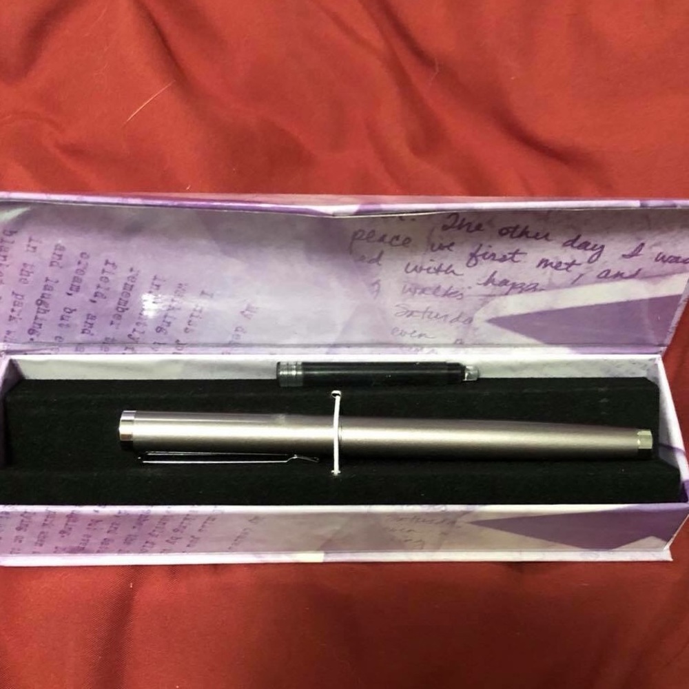 Younique Calligraphy pen BNIB (Fountain Pen)